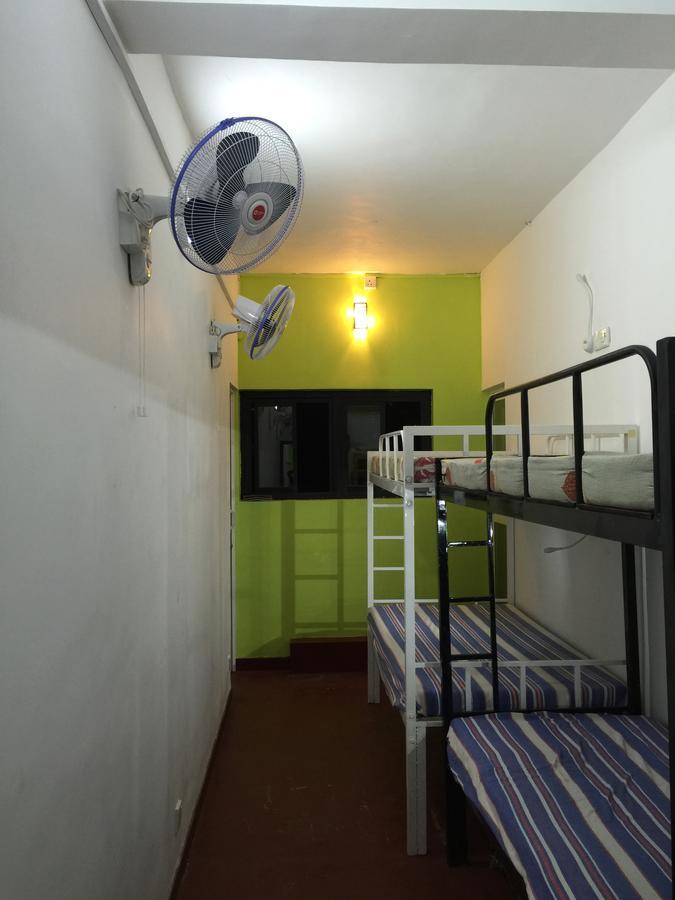 Downtown Monkey Backpackers *