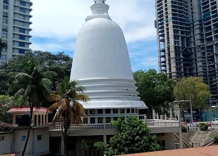 Colombo Downtown Monkey Backpackers Hostel