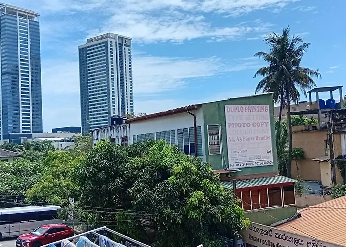 Colombo Downtown Monkey Backpackers Hostel